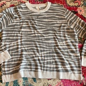 NWT Ava & Viv gray zebra lightweight sweater 4x